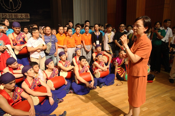 2015年6月30日—7月3日，我司员工演出团赴天津参加全国高职院校技能大赛闭幕式，工作教学部副